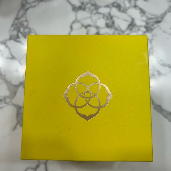 Beautiful gold with pearl face Kendra Scott watch - Picture 2 of 6